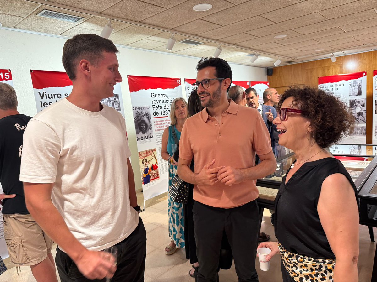 jordicuadras's tweet photo. Aquesta Festa Major, l’exposició de la
Biblioteca està dedicada a la Segona República Espanyola i a com va marcar el municipalisme. Amb la regidora @momo68_3 hem participat a la inauguració tot escoltant les explicacions de l’historiador igualadí Pol Sanz. #fmigd https://t.co/SGm5vgKWIJ