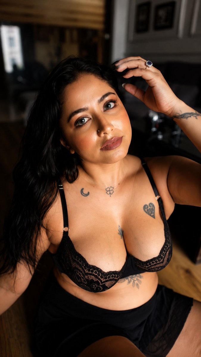 Yajnaseni25's tweet photo. A moment of pure temptation.

#fashion #beauty #lingerie #follow #girl #cute #photography #like #instagood #fitness #bikini #yajnaseni 

https://t.co/pDvrISJStt https://t.co/dP9FMlQZ4X