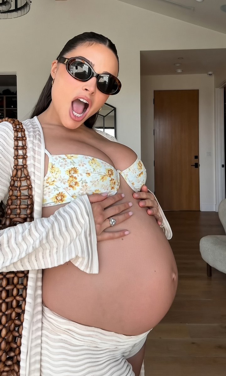 TheRealBumpZone's tweet photo. Sexy Pregnant Olivia Culpo 🤰🏻🥵 https://t.co/J9f6XoHrFh