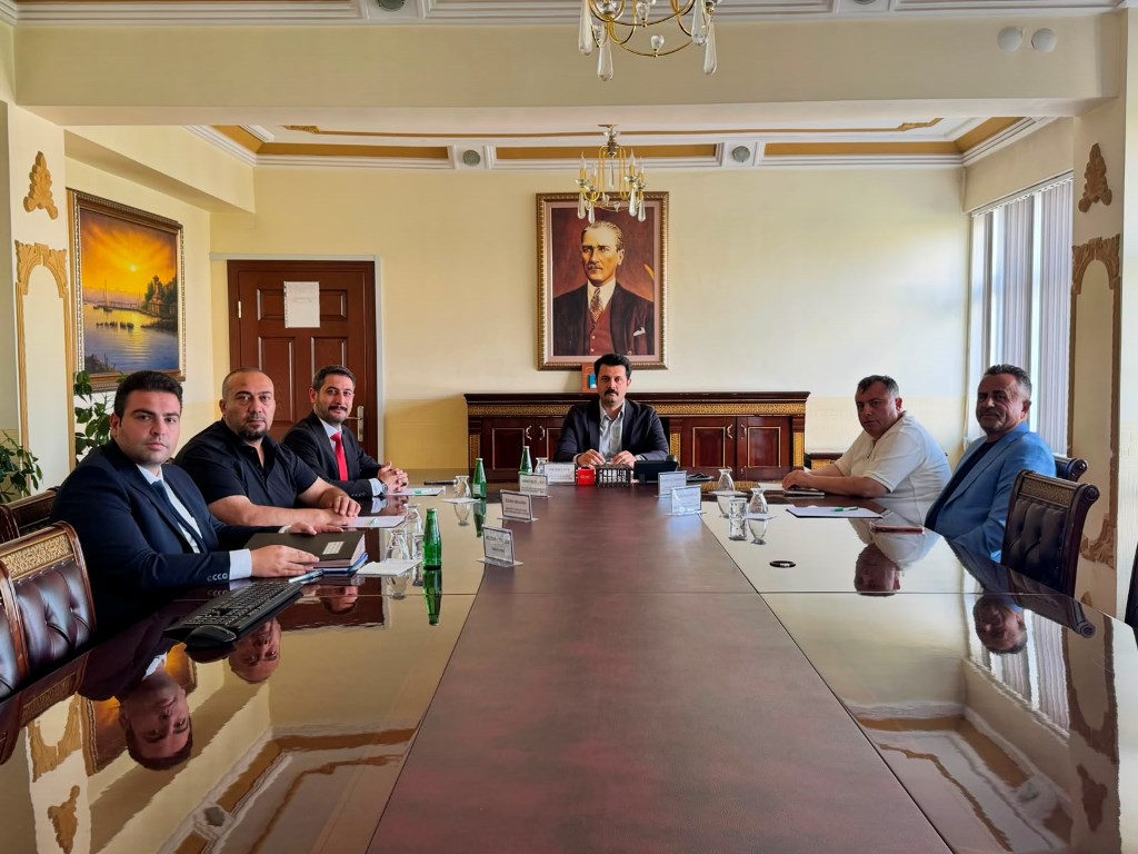 TC_Ortakoy's tweet photo. Ortaköy Yunus Emre Organize Sanayi Bölgesi Yönetim Kurulu toplantısı, Kaymakamımız Sayın Mehmet BEK başkanlığında Kaymakamlık toplantı salonunda gerçekleştirildi. Toplantıda çalışmalar hakkında bilgi alan Kaymakamımız Yönetim Kurulu Üyelerine çalışmalarında başarılar dilediler. https://t.co/FflT6C9BNk