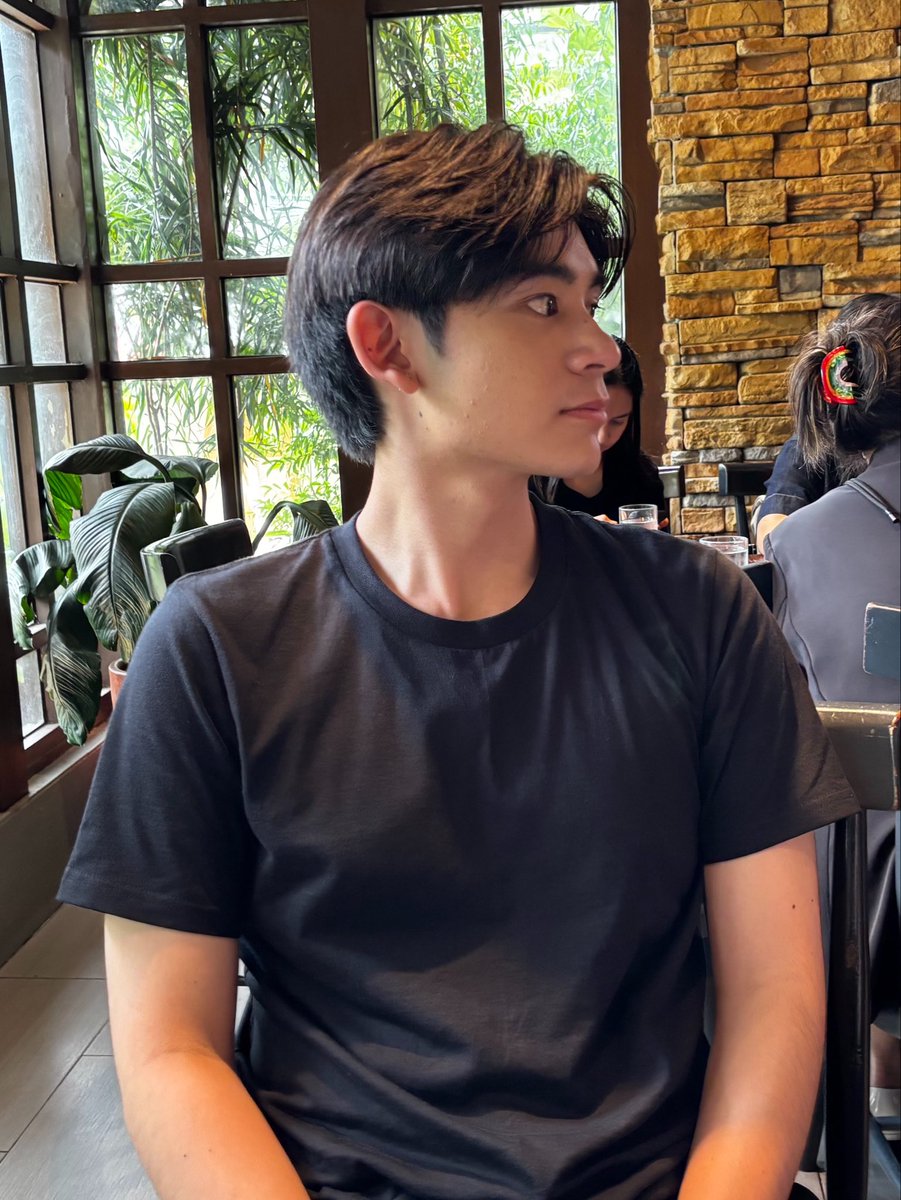 mitchcostales's tweet photo. pov: ka-date mo si jerome 

#YMFS https://t.co/6ai790z3aZ