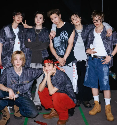 AboutMusicYT's tweet photo. Most nominated kpop artists at the 2026 VMAs:

Lisa (4)
BTS (2)
CORTIS (2)
LE SSERAFIM (1)
BLACKPINK (1)
J-Hope (1)
Jisoo (1) https://t.co/HqvWA7D3TQ