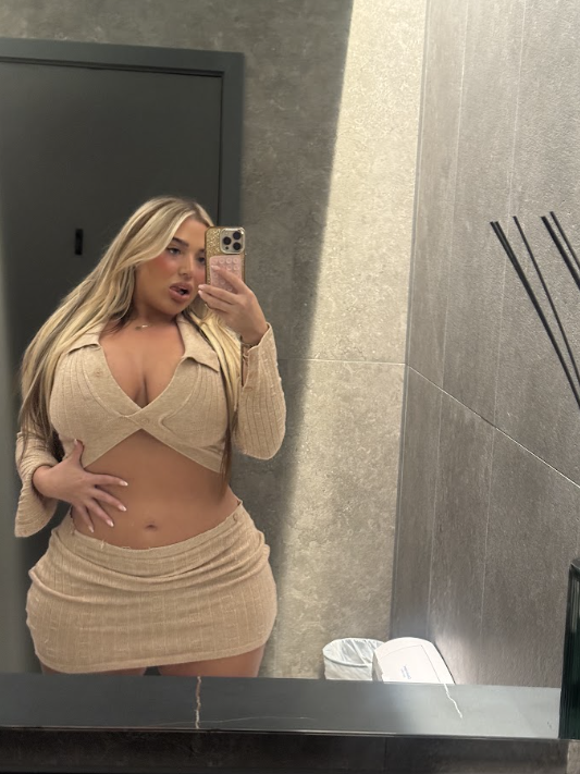 BigTitVault's tweet photo. 💫Chloe Amber💫
#BigTits #BigBoobs #HugeTits #Busty #BustyBabe #MassiveTits #NaturalTits #Pornstar #Porn #NSFW #OnlyFans #AdultContent #XXX #HotPornstar #BustyPornstar #Thicc #Curves #Horny #Sexy https://t.co/LpxagbO6EE
