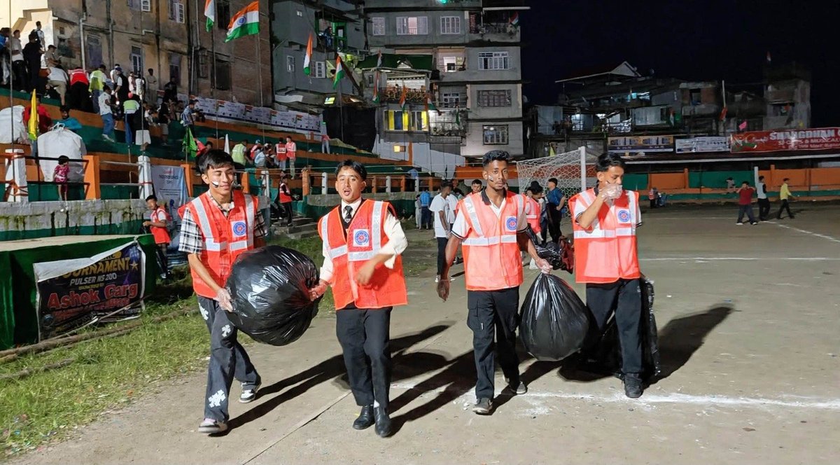 RajuBistaBJP's tweet photo. Heartfelt appreciation to the SUMI NSS Unit &amp; Kalimpong Municipality! 30+ volunteers worked tirelessly post 3-day Independence Day celebrations to restore the ground. Their dedication is a shining example of civic sense, true patriotism, and service to society! https://t.co/haSZs3Kh7p
