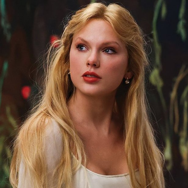 tracklist's tweet photo. 🚨 Taylor Swift recebe 9 indicações ao #VMAs 2026.

‧ Video of the Year - “The Fate of Ophelia”.
‧ Artist of the Year.
‧ Best Pop. 
‧ Best Direction - “The Fate of Ophelia”.
‧ Best Art Direction - “The Fate of Ophelia”.
⁠‧ Best Editing - “The Fate of Ophelia”.
‧ Best Visual Effects - “The Fate of Ophelia”.
‧ ⁠Best Cinematography - “The Fate of Ophelia”.
‧ Best Choreography - “The Fate of Ophelia”.
