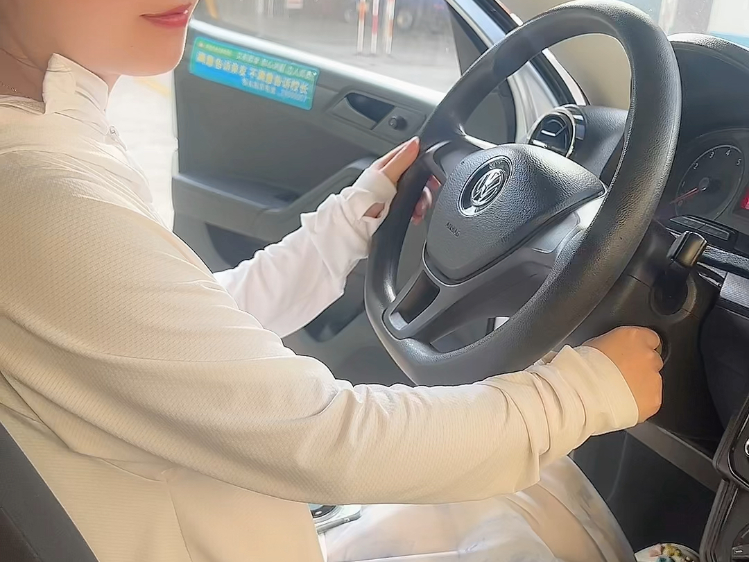 SchmidtAla87286's tweet photo. Just nailed my first parallel parking without touching the curb!  Still shaking a little from nervous laughs but this feels so good—one step closer to that driver’s license! #learntodrive https://t.co/9GoONxspfO