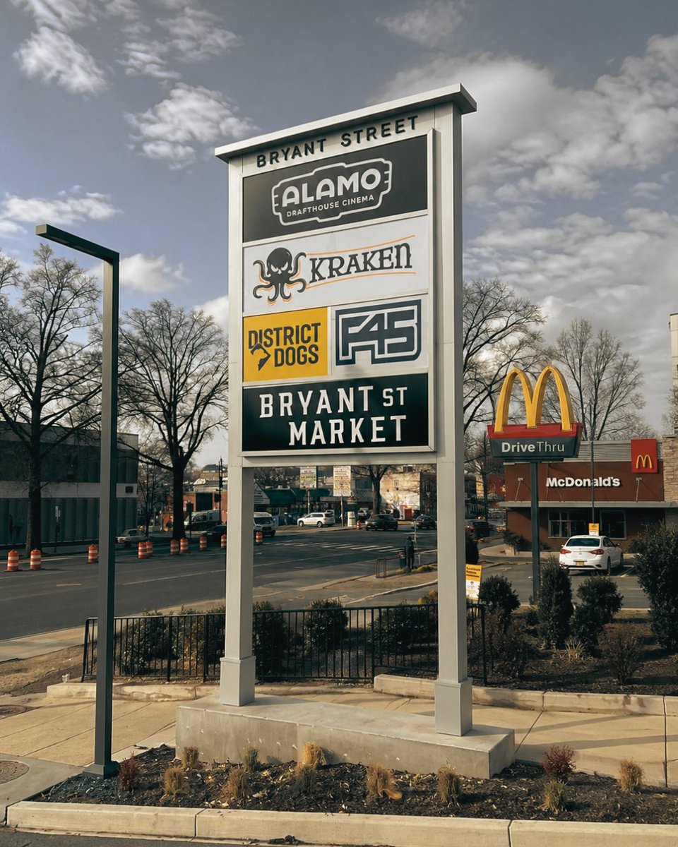 Divadisplaysinc's tweet photo. Big signs make big impressions. 

Need a new sign, replacement, or signage upgrade? Contact Diva Displays today and let’s bring your next signage project to life!
📞 301-798-2717
🌐 https://t.co/vesyyac3Ia

#DivaDisplays #PylonSigns #CustomSignage #BusinessSigns #SignInstallation https://t.co/ABhJtOKfVe