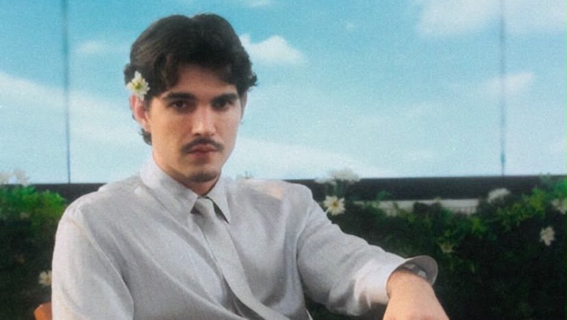 sitejaobrasil's tweet photo. 🚨 Jão fará show intimista para fãs selecionados em apresentação intitulada "Jão: Cada Lembrança Nos Trouxe Até Aqui" em parceria com o @SpotifyBrasil em agosto! 💐

O Spotify escolherá os fãs que mais escutam Jão e que são usuários premium. Eles receberão um convite para participar da gravação, que acontecerá em São Paulo, neste mês de agosto. O show será filmado e disponibilizado posteriormente, ainda sem data definida.