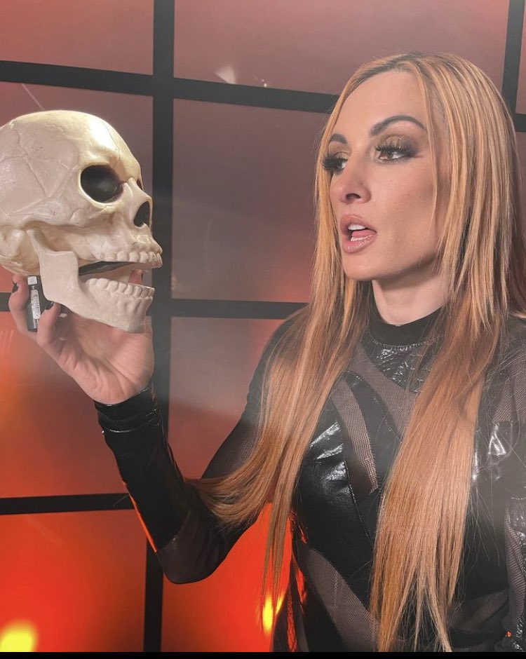 DeadlyAngelo97's tweet photo. 💀🌟🐐

 #WWERaw 2023 https://t.co/zS5kQXgzbS