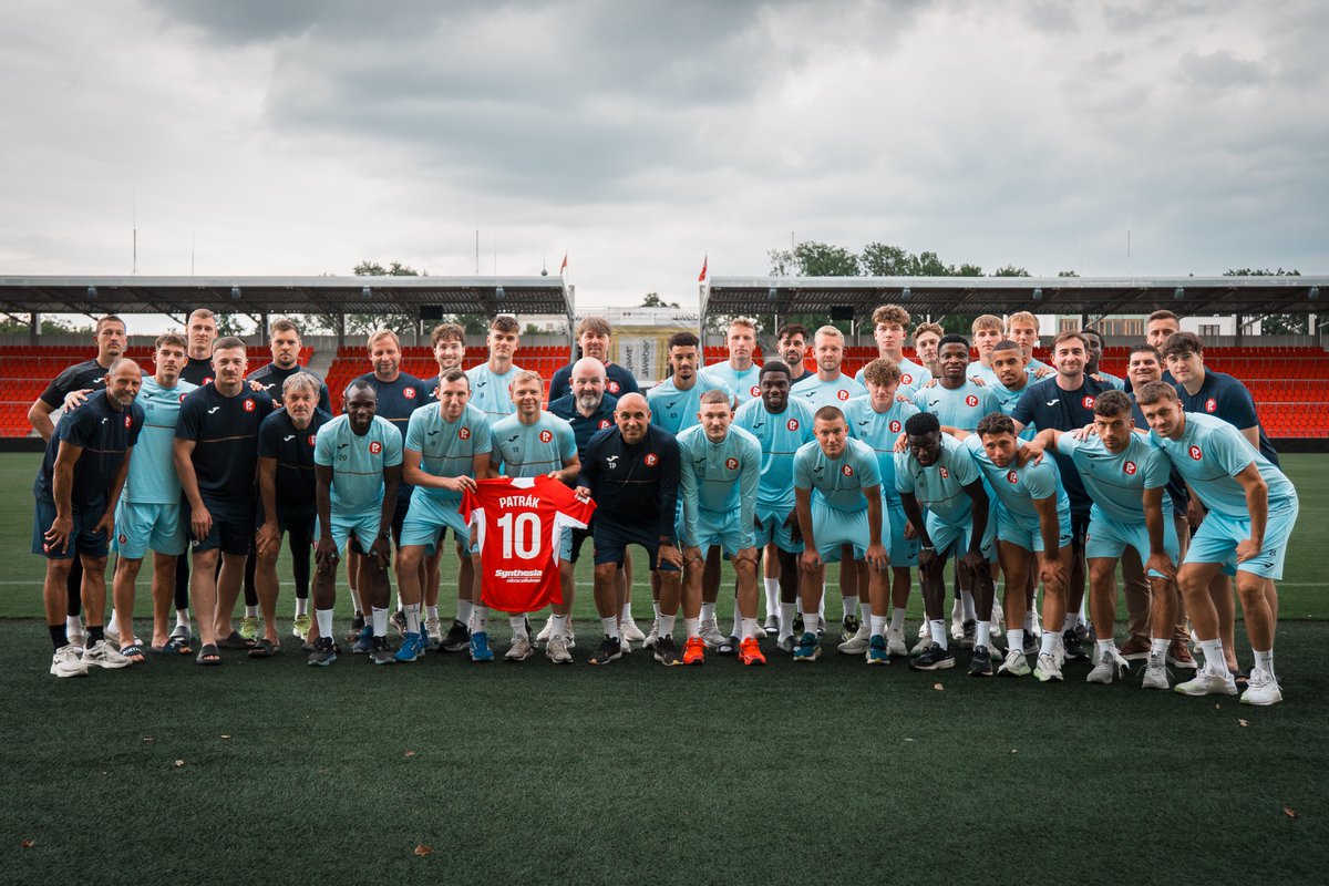 FK_Pardubice's tweet photo. Drž se, kapitáne! Jsme s tebou ❤️🤍 https://t.co/ehLHvdzaRQ