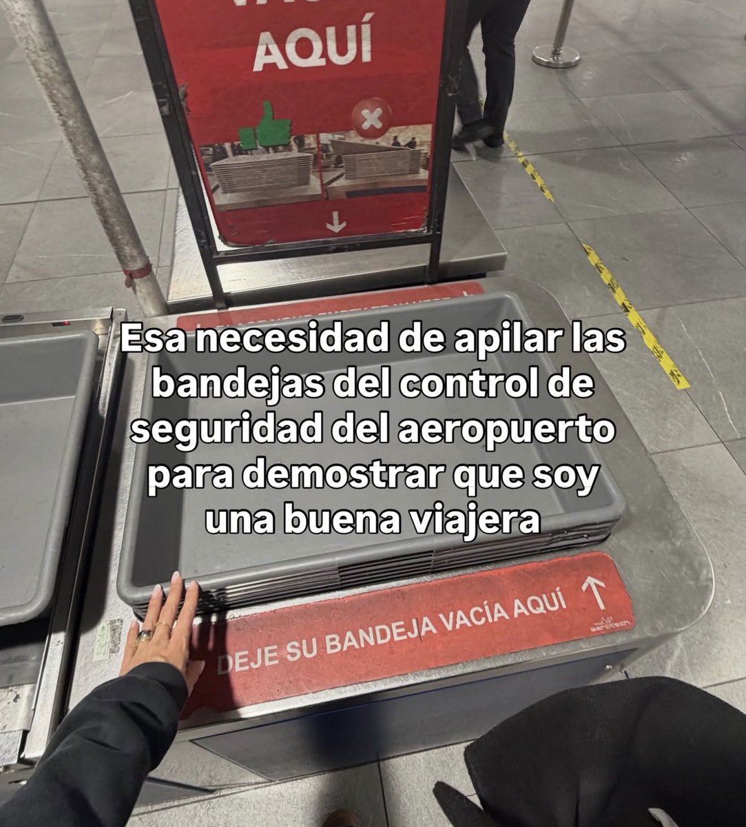 DespegarMx's tweet photo. Nunca me comporto tan bien como cuando paso el control de seguridad del aeropuerto 👀🤣✈️ https://t.co/y5m4bZv2kq