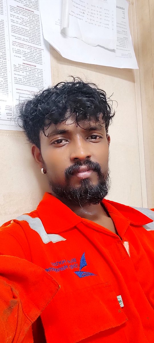 Dk73738346's tweet photo. செய்ற வேலை நமக்கு பிடிச்சிருந்தா . கஷ்டமாக இருந்தால் கூட அது சுகமாகதான் இருக்கும் . செய்யும் தொழிலே தெய்வம் 🙏❤️ https://t.co/2qtSJtrE8q