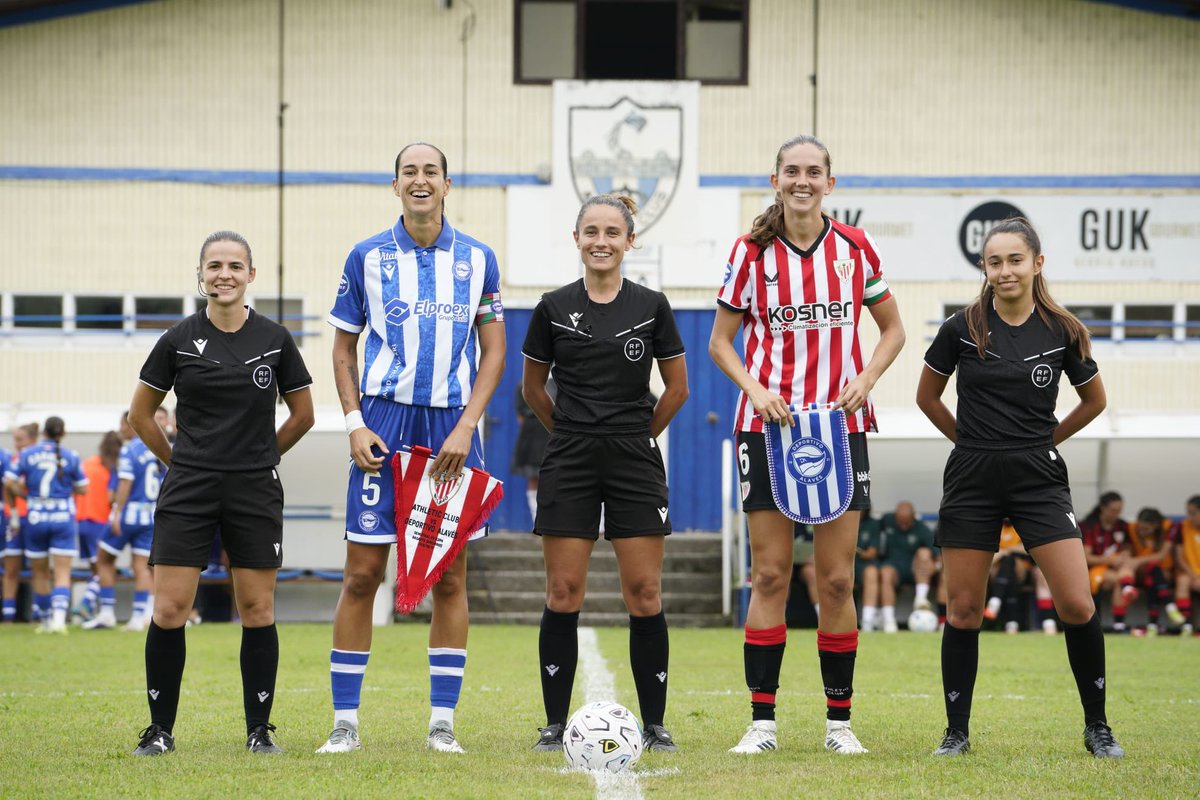 CVAF_Arbitroak's tweet photo. ๐ฒ ARGAZKIAK ๐ฒ
๐ #EKKopa - Semifinal
โ๏ธ @AthleticClubFem - @AlavesFem
๐ฉ๐ปโโ๏ธ Beatriz Arregui
๐ฉ Arantza Gallastegui
๐ฉ Izaro San Miguel
๐ธ @AthleticClub
#EFAB #CVAF #Euskadi https://t.co/5PzAbEpuik