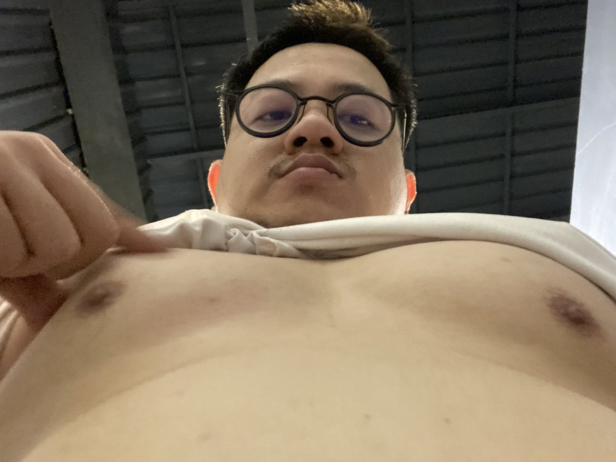 daraa2a's tweet photo. It chest dayyyyy https://t.co/K45xiwI6oF