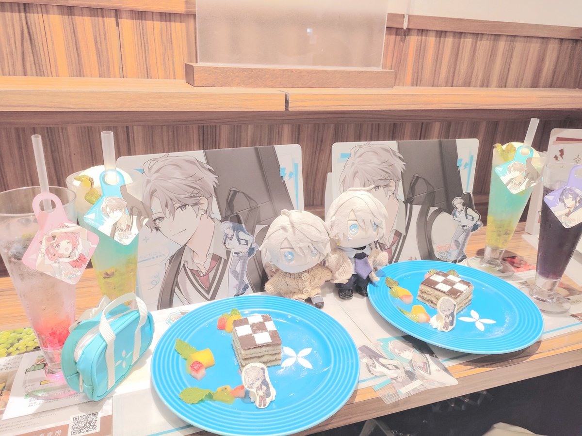 hr_1025_'s tweet photo. アニカちゃんとスイパラ初日行ってきたよ
〜！！
とっても楽しかったし美味しかった😋
初めて概念コーデしたから怖かったけど無事パネルと一緒にお写真撮れて良かった〜！！ https://t.co/BfpbmdiHnX