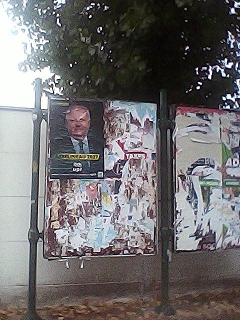 gigante81155319's tweet photo. Nos adhérents du Nord Pas de Calais toujours au taquet !! Au moindre panneau libre d affichage, @f_asselineau 
Est présent !! Nos militants esprits vifs et déterminés @frexit @Upr59@Upr62
@UPRCyber @uprtvfa @resistance 
Secteur Cote d Opale 🌿🇫🇷 https://t.co/21AJrlS1Vm