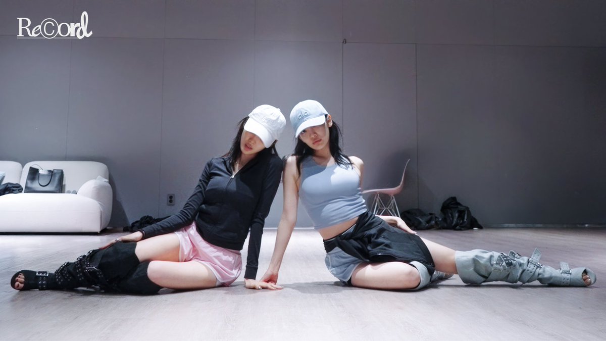uningil's tweet photo. ꒰୨୧◞ 。https://t.co/tyiDHt1SIe .ᐟ 

we spent so much time practicing, repeating the moves, getting every detail right, and of course, finding little moments to have fun along the way. from the first count to the final take and every second was filled with energy. https://t.co/Fks133MRr7