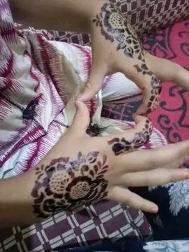exx2h4's tweet photo. اعشق انفاسك ، واعشق نفسي بينها اعشق روحك ، واعشق روحي تمتزج بها اعشق طيفك ، واعشق لحظات نجتمع فيها اعشق السحاب الذي يلوح من بعيد اليك اعشق اعشقك بجنون https://t.co/raYZ1qj21C