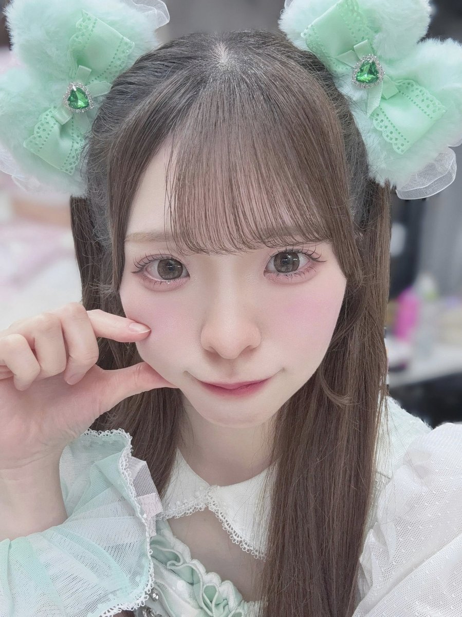 MichelleMcGi's tweet photo. 朝夜反転生活を直すために今日徹夜なんだけどもう眠いよ　寝るな！ https://t.co/fkBF3jjOmN