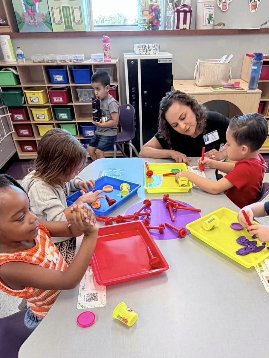 TempleISD's tweet photo. Our little learners at Meridith-Dunbar Early Childhood Academy are off to a wonderful start!  They’re learning, exploring, making new friends, and getting into the school routine. #Templeisdproud https://t.co/nOfckyyi80