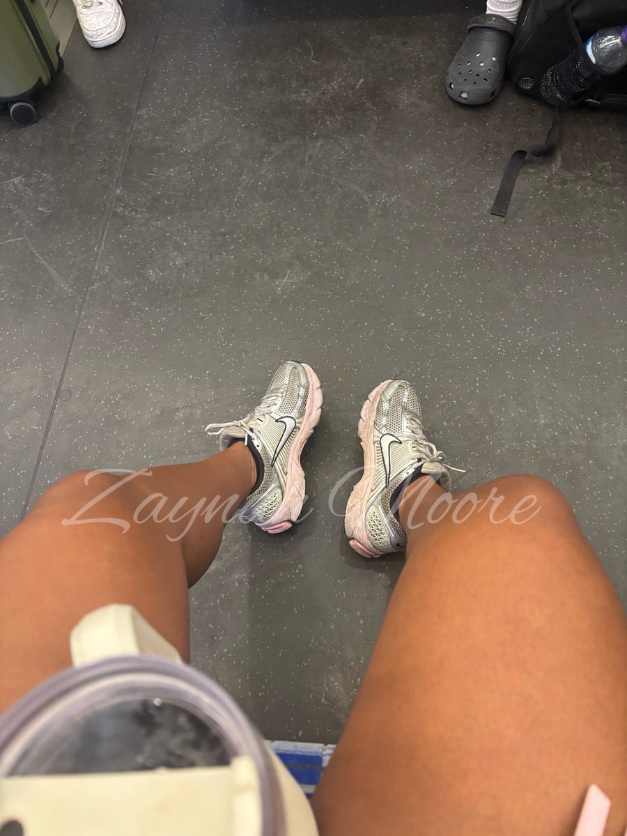 ZaynahMoore's tweet photo. I have been on my feet all day 🥲 https://t.co/HeEmB2lkOp