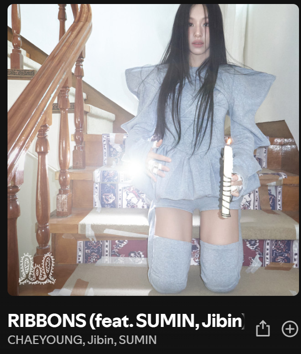_AmericanImport's tweet photo. Song of the Day: 18 Aug 2026

CHAEYOUNG — Ribbons

Released: September 2025,🇰🇷
Genre: Alternative R&amp;B, Downtempo, Trap Production
Recommended Listening: After-dark city drive, solitary late-night cigarette, low-key house party https://t.co/5x7zQiD3EK