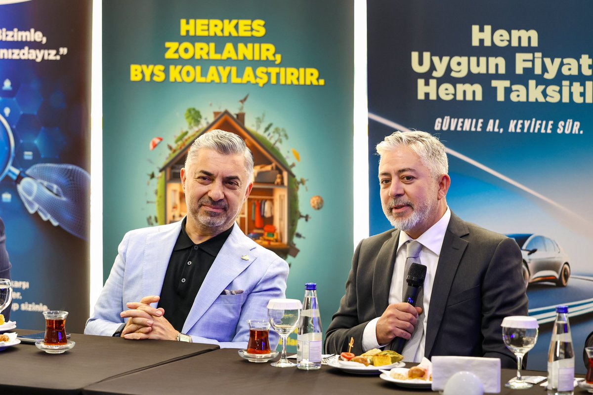 ebekirsahin's tweet photo. Köklü dayanışma kültürümüzün en değerli yapı taşlarından biri olan Türk Telekom Biriktirme ve Yardım Sandığı Genel Müdürü olarak göreve başlayan Sayın Kemal Akman ve kıymetli ekibiyle bir araya geldik.

Sandık çalışanlarımızla da tanışma imkânı bulduğumuz bu buluşmada, önümüzdeki dönemde bu yapıyı daha da ileri taşımak için atabileceğimiz adımları değerlendirdik.

Güçlü yardımlaşma geleneği ve ortak değerlerin en güzel örneklerini yaşatan BYS’nin tüm yönetimine ve özveriyle çalışan ekibimize teşekkür ediyorum. Değerli tecrübesi ve vizyoner bakış açısıyla bu yeni dönemde sandığımıza çok önemli değerler katacağına yürekten inandığım Genel Müdürümüz Sayın Kemal Akman’a yeni görevinde başarılar diliyorum.