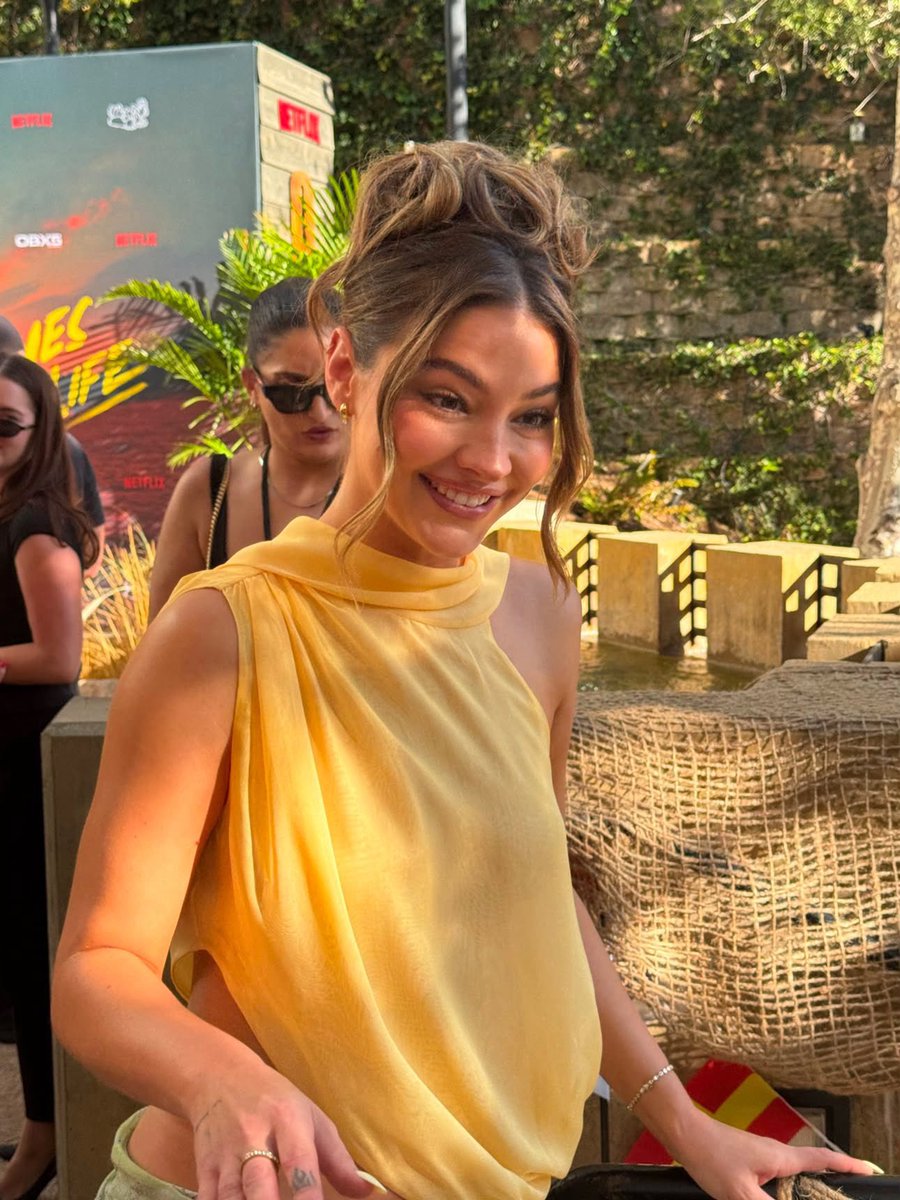 madelynfiles's tweet photo. madelyn cline in real life ♡ https://t.co/QOMlS3jGi1