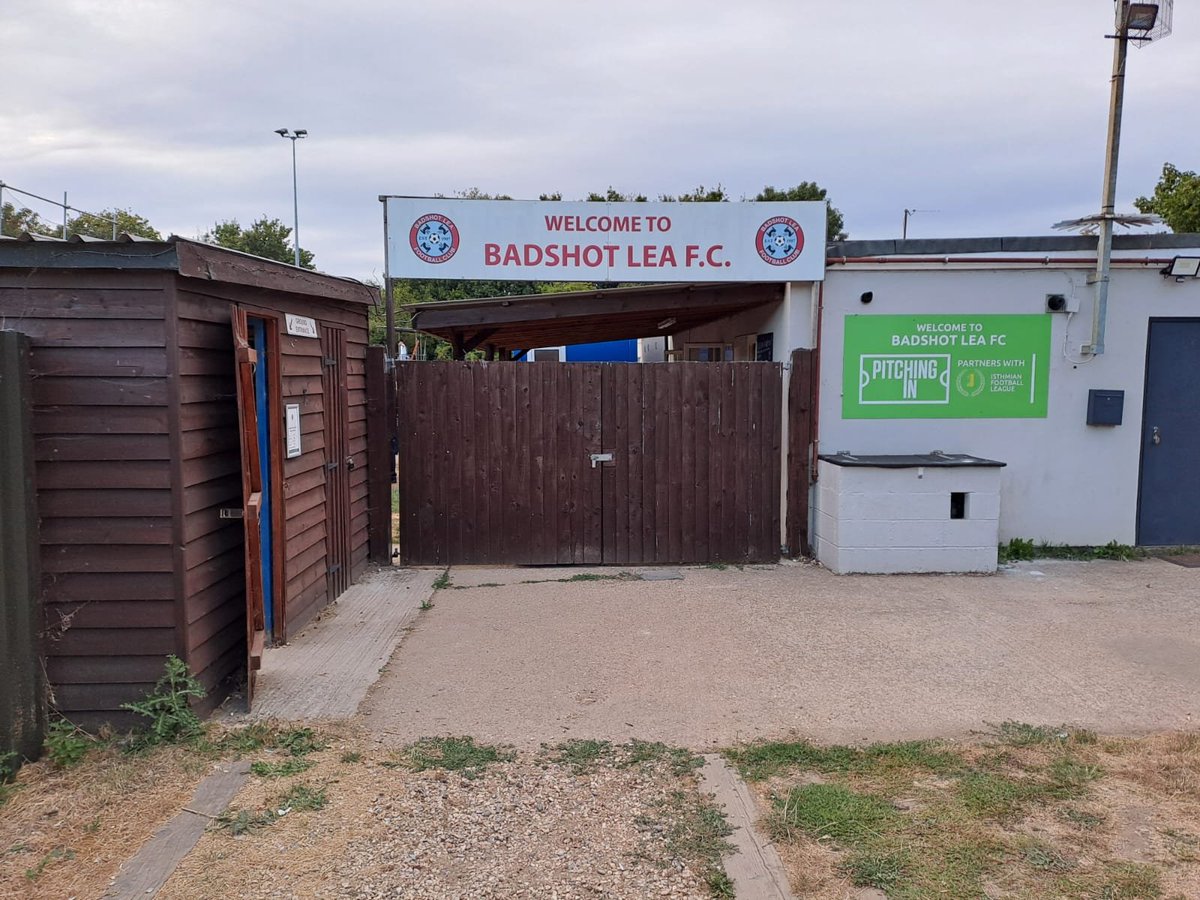 HopperBee's tweet photo. Football Ground #️⃣4️⃣0️⃣4️⃣
⚽️ @BLFC1907 v @GodalmingTown 
🏆 @ComCoFL Premier South
🏟 Westfield Lane

Beautiful evening for a new ground in leafy Surrey! https://t.co/amDyJwCwjj