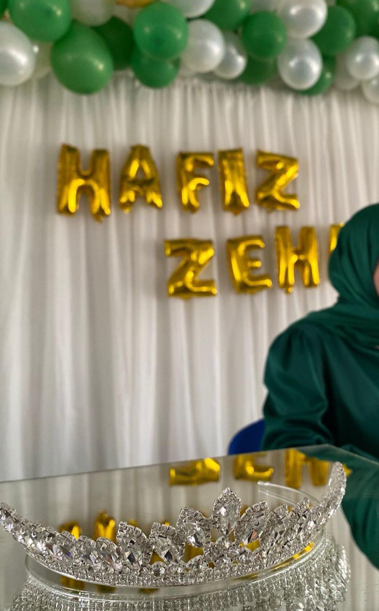 Zehraa2210's tweet photo. Ben hafız olduuumm🫠🍀 https://t.co/yjGxBqlWr3
