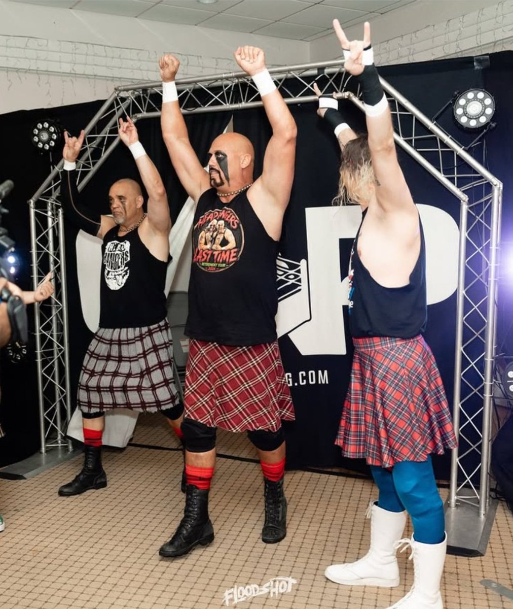 ChazMosh's tweet photo. A shot from Sunday with @CreateAPro! 😛🤘

Thanks to everyone who was part of the show! https://t.co/H8yRtZNNCn