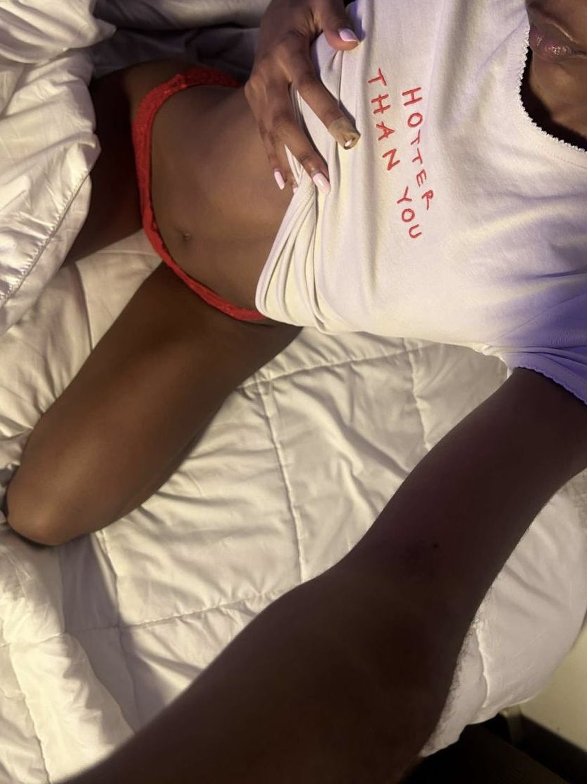 skinnyzuri's tweet photo. ❤️🤍 https://t.co/nHWghpNGkA