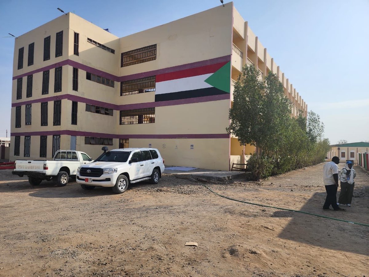 abutalibjay74's tweet photo. A hostel that once sheltered thousands displaced by war, including refugees, is ready for a new chapter. Renovated by UNHCR in Port Sudan, it will now support 1,200 students with a better learning environment.

May the brilliant noise of students replace the rattle of guns. 🇸🇩

Sudan needs peace. Sudan needs recovery. 

(Before and after pictures)