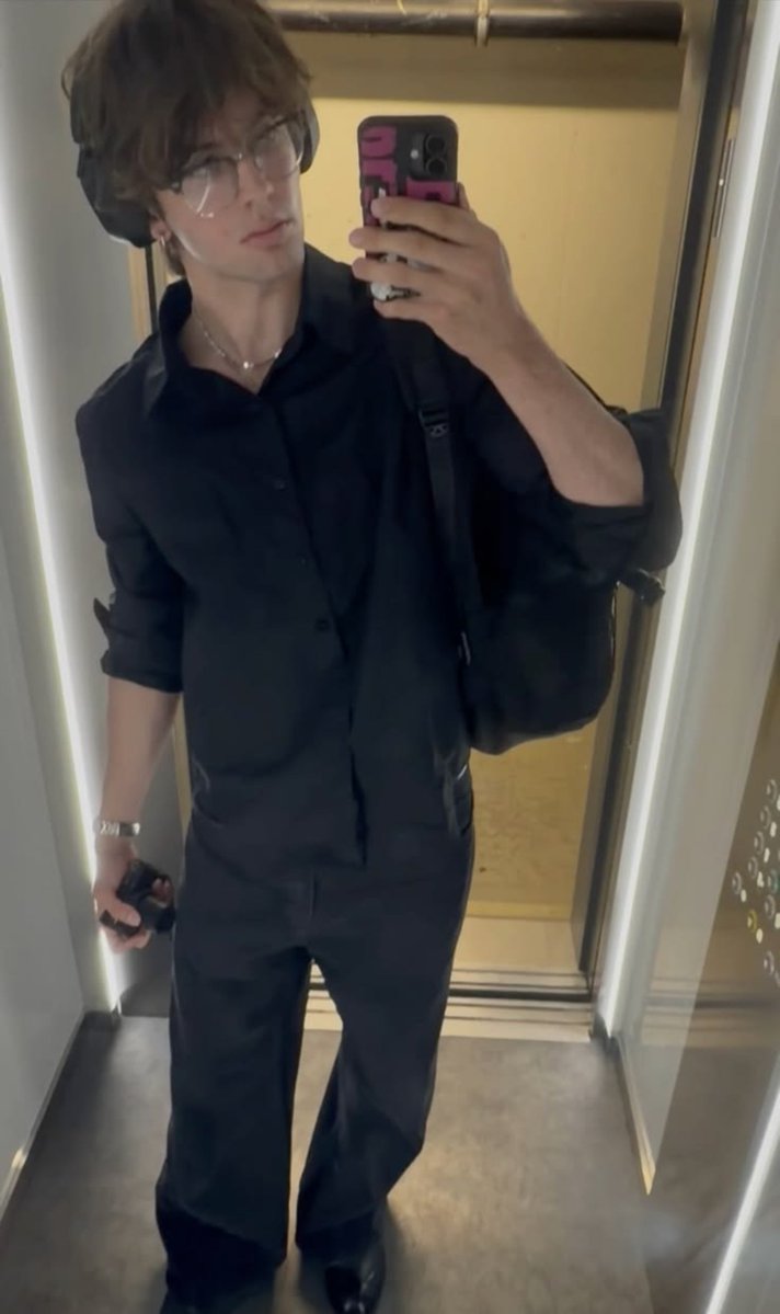 Sawjyd's tweet photo. Que gustosidad estar solo en casa, si tus hermanos latosos. https://t.co/R9vpMlXZ4U