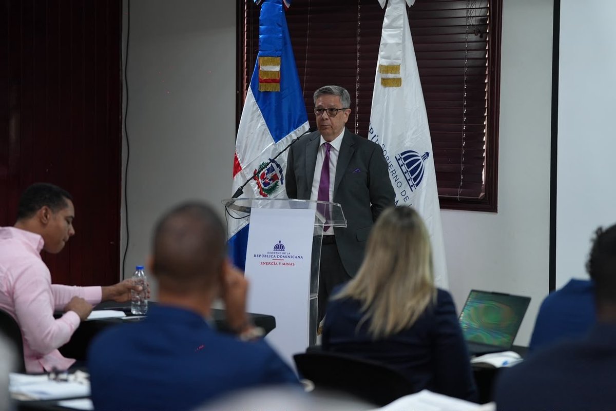 energiayminasrd's tweet photo. ⚡️Energía, seguridad y visión de futuro para la República Dominicana.
El Ministerio de #EnergíaYMinasRD continúa fortaleciendo espacios de diálogo y coordinación sobre la Organización de Implementación del Programa de Energía Nuclear (NEPIO).
#MEMRD #NEPIO https://t.co/44eK6hymNx