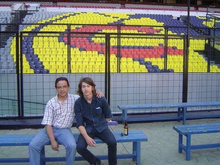 FILTERMexico's tweet photo. Retratos del día que Arctic Monkeys pisó el Estadio Azteca. 📸 https://t.co/4CgDIWsChR