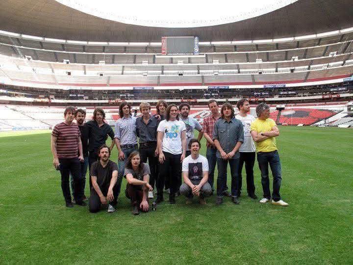 FILTERMexico's tweet photo. Retratos del día que Arctic Monkeys pisó el Estadio Azteca. 📸 https://t.co/4CgDIWsChR