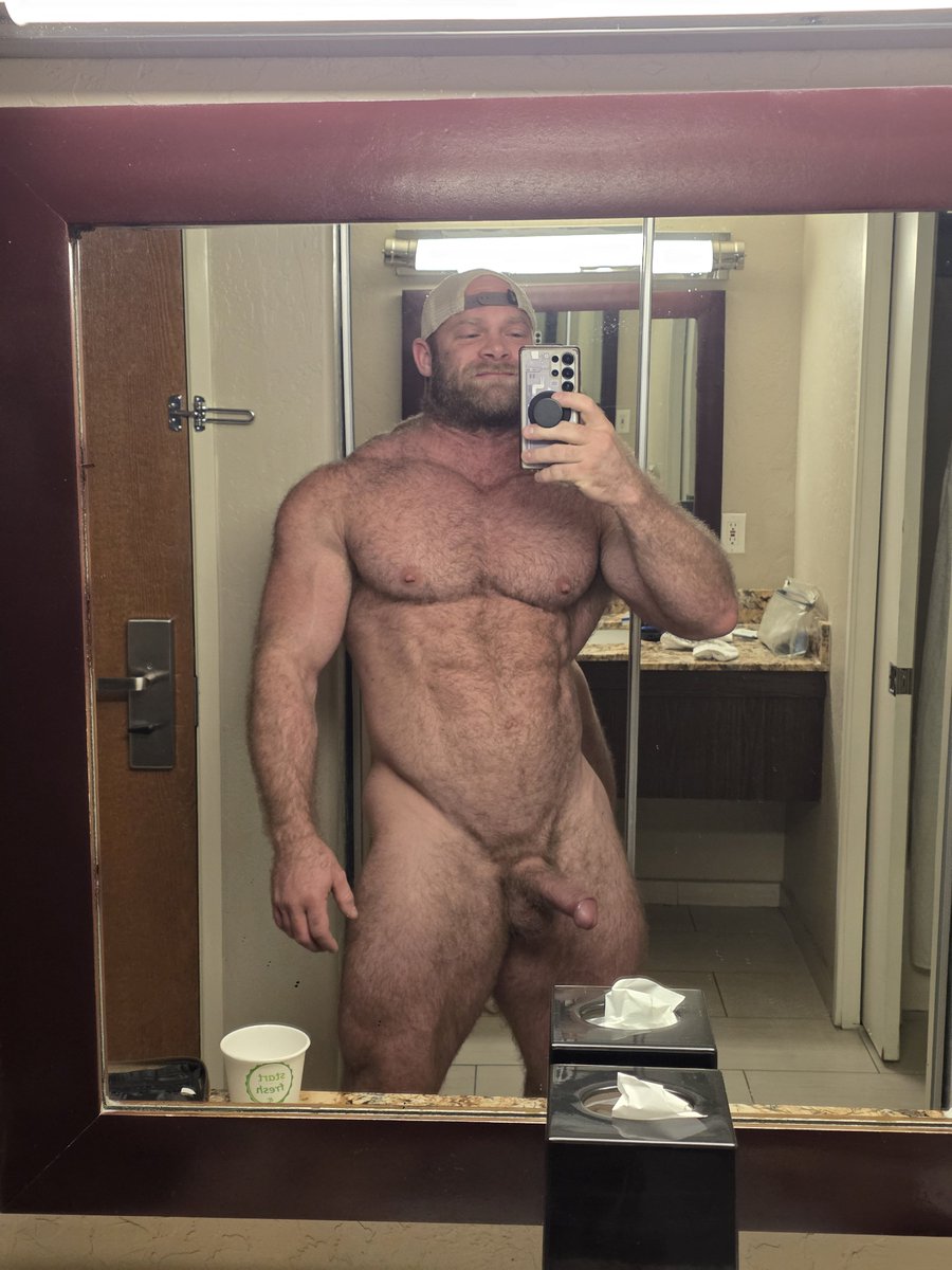 Max_Muscles_'s tweet photo. Hotel lighting https://t.co/G3KpK5sJaa