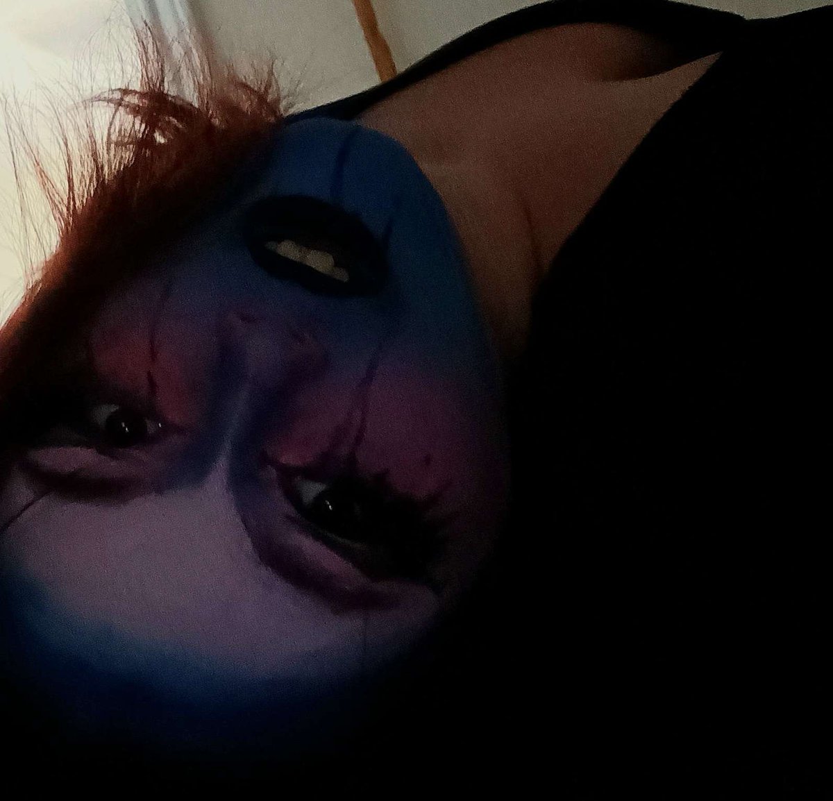 DEARBELLADA's tweet photo. did some makeups 2day (mind the black lipstick on my teeth😭) https://t.co/gufpkjiix8