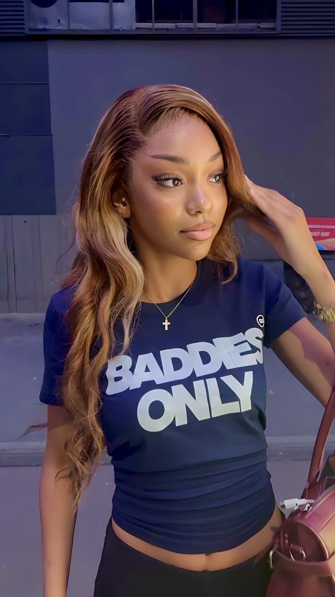 encoreunpeu00's tweet photo. BADDIES ONLY 👄 https://t.co/TQNMBTz5r8