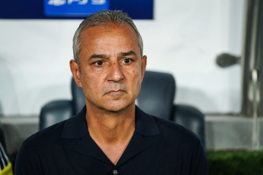 sarilaciapp's tweet photo. Bu adamın son maçı olsun lütfen.

İyi kadro kötü hoca

Kötü kadro iyi hoca

Şu sarmaldan sittin sene çıkamadı Fenerbahçe. https://t.co/Ori9xAiBOt