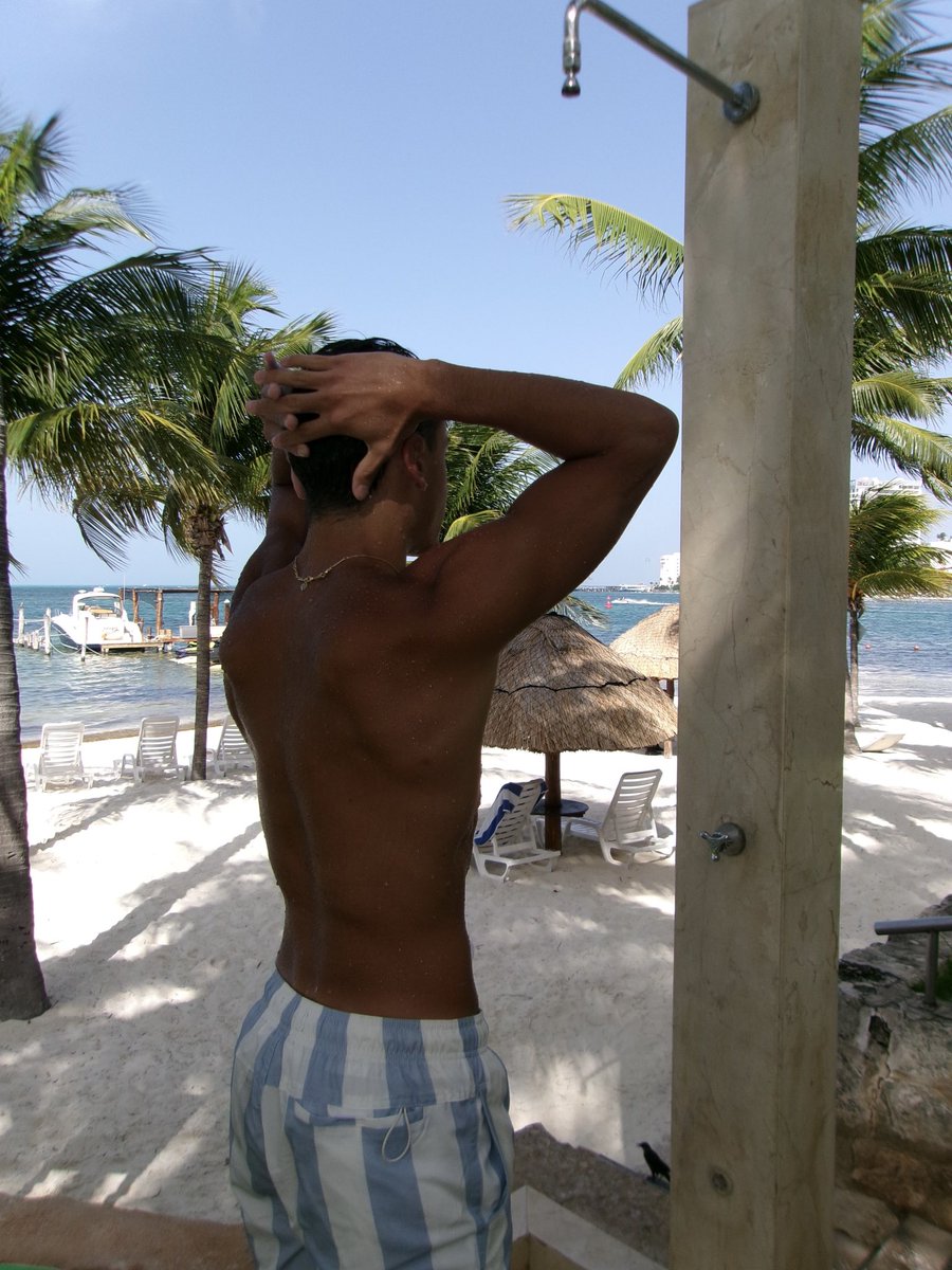 p3chvb's tweet photo. NEW CONTENT 🍑🌊🌴
#gaylatino #mlm https://t.co/H3qZ1Qha9F
