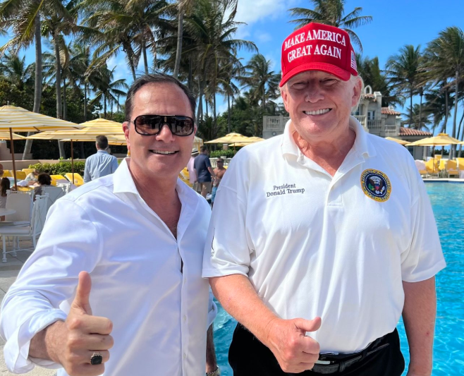 PlurHeadbanger's tweet photo. @TizzyEnt Watch Trump give him a pardon https://t.co/iDUABG2ENS