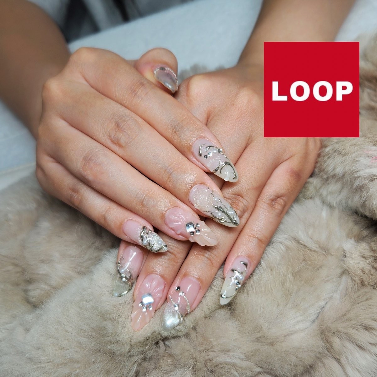 LOOP_nail's tweet photo. 大人ゴシック🥀

#薔薇 #ミラー #ゴシックネイル #マグネット
#定額制6000円 #持ち込みデザイン #リクエストデザイン #オーダーデザイン 
#夜も営業 #仕事帰りに寄れるネイルサロン 
#大阪 #心斎橋...

詳細はこちら↓（ネイルブック）
https://t.co/q4bF2JgWdZ https://t.co/yXWF3fWK1W