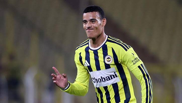 woos_y's tweet photo. @Fenerbahce SENİ YERİMMMMMM YERİMMMMMMMMMMMM https://t.co/w5cpk5xpEy