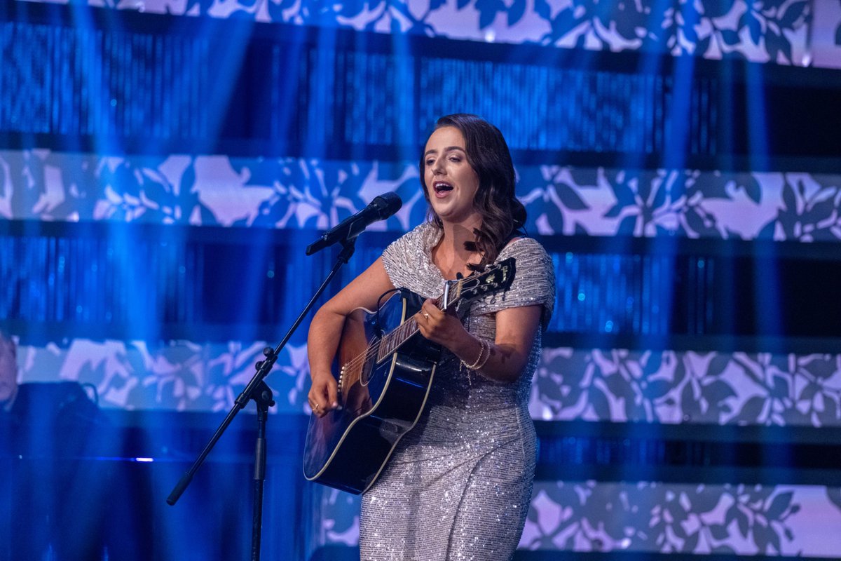 RoseofTralee_'s tweet photo. Kerry Rose Caoimhe Lynch, 28, is a secondary school chaplain, English teacher and founder of The Light House Project. She also directs the 100-strong Kingdom Gospel Choir, bringing community, connection and music to everything she does. #roseoftralee #rte Photos: Domnick Walsh https://t.co/oHoUQte1nS
