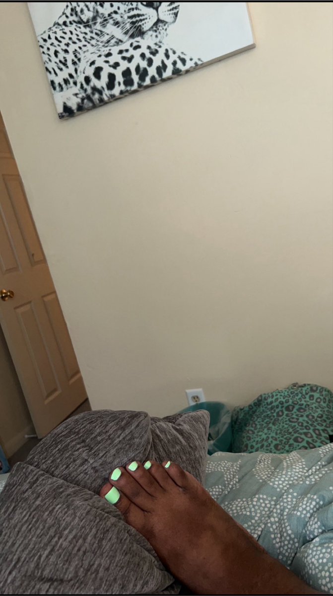 TKOiox's tweet photo. https://t.co/qKEdcqf9b4 
Come visit me Cozy vibes, pretty toes  Natural content, cute pedis &amp; a little teasing  ♡ ✨ https://t.co/QW2bMEBg0K