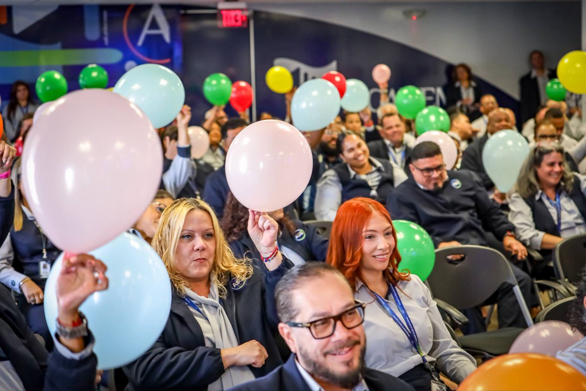 ASGPUERTORICO's tweet photo. En la Semana del Comprador y del Servidor Público celebramos a nuestra gente.

Compartimos un espacio de reconocimiento para agradecer el compromiso y la dedicación de quienes, desde la ASG, aportan cada día al servicio público.

¡Gracias por su trabajo por Puerto Rico! https://t.co/VXutxWHksp