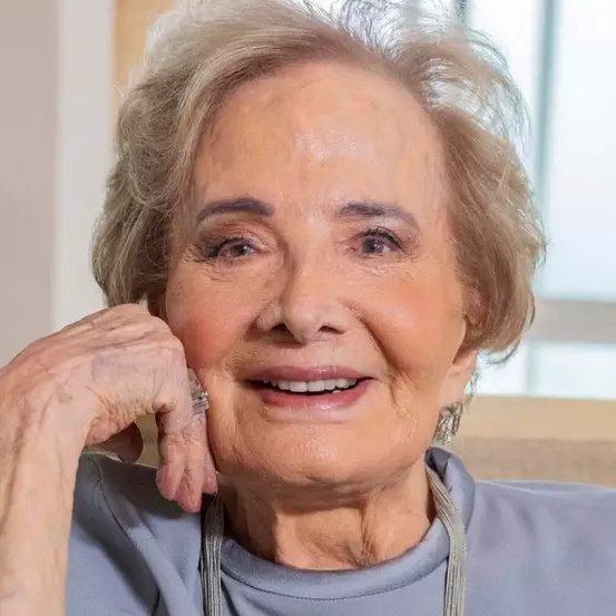 sboficial's tweet photo. 🚨 Morre aos 91 anos a atriz Glória Menezes. https://t.co/DDrCSZiCSU