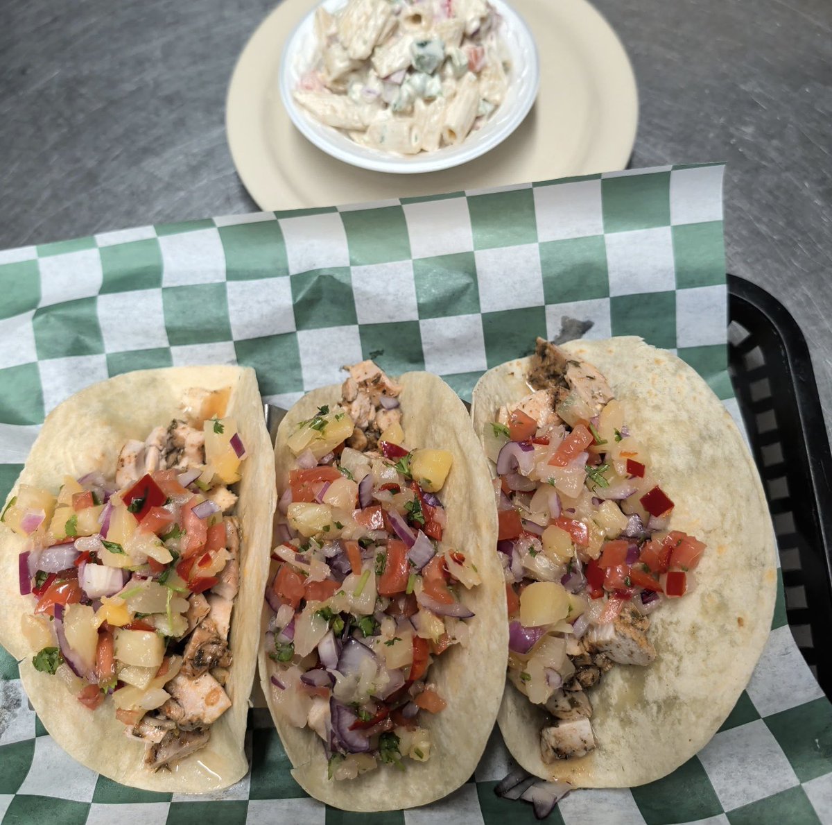 HickoryTapRoom's tweet photo. 🎉Dinner Specials: 3 Jerk Chicken Tacos with creamy pasta salad - $16.95
Soup:  Birria Soup 
Dessert: Orange Phyllo - $8.75

☎️ 828-322-1965
222 Union Square Hickory, NC 28601 

#craftbeer #drinkstogo🍻 #OHB #hickory #taproom #supportlocal #togo #dinein #taproompatio https://t.co/NRzaEkUskh